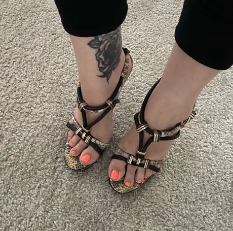 Foto di nudo di fuga di OnlyFans di Fabfeetandheels
