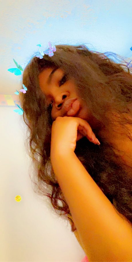 Foto di nudo di fuga di OnlyFans di Ambitious 