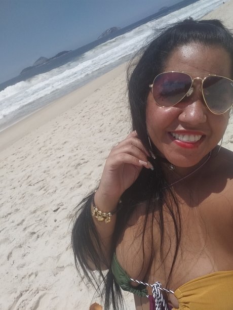 Foto di nudo di fuga di OnlyFans di Thaissa Santos