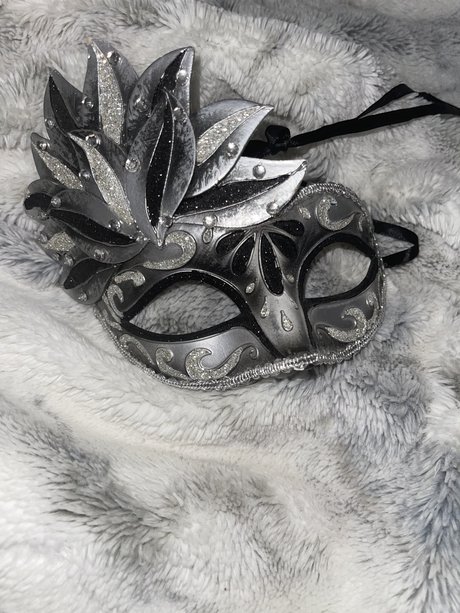 Foto di nudo di fuga di OnlyFans di Masquerade Mamas