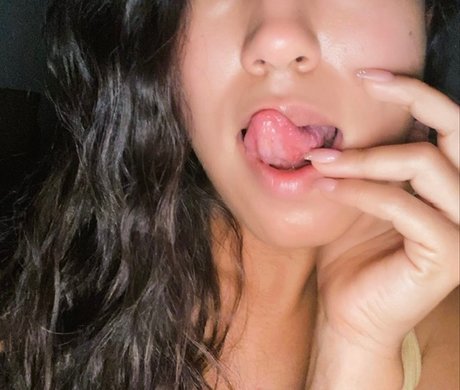 Foto di nudo di fuga di OnlyFans di Kyana
