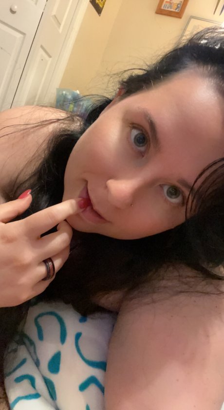 Foto di nudo di fuga di OnlyFans di Kitty White
