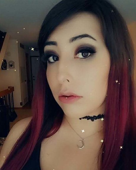 Foto di nudo di fuga di OnlyFans di Queena