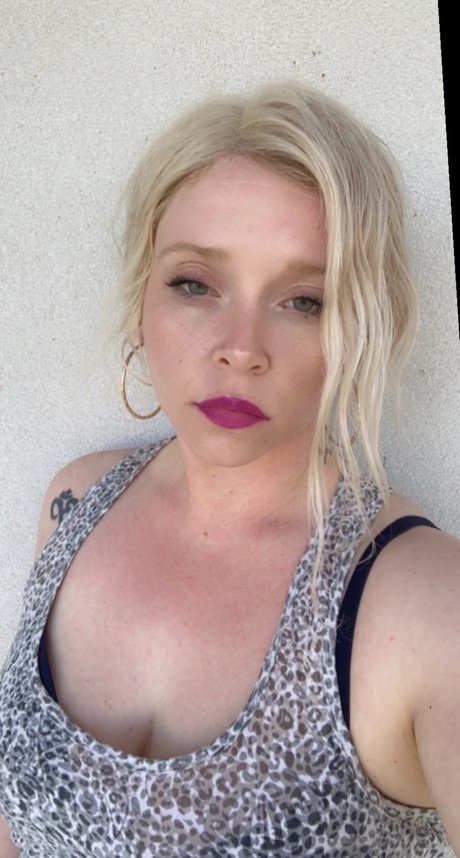 Foto di nudo di fuga di OnlyFans di Lulu Love