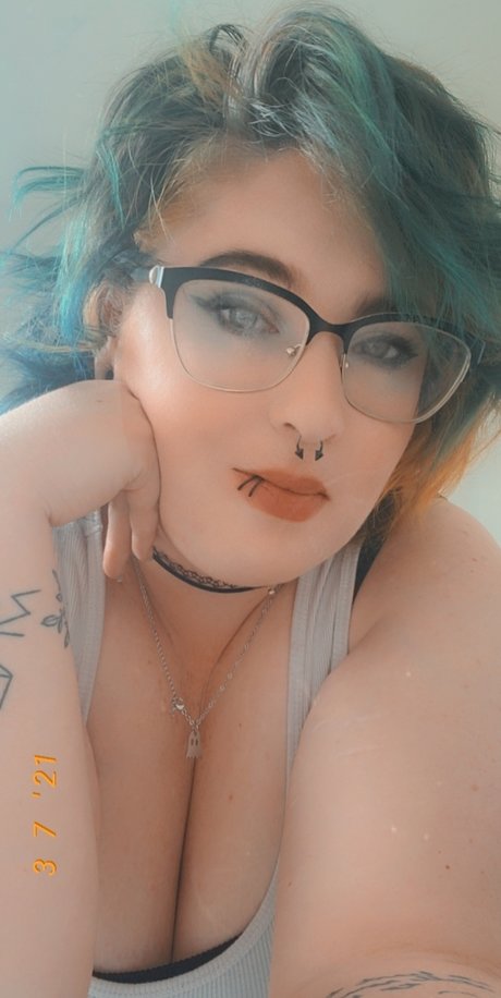 Foto di nudo di fuga di OnlyFans di Alora Lane