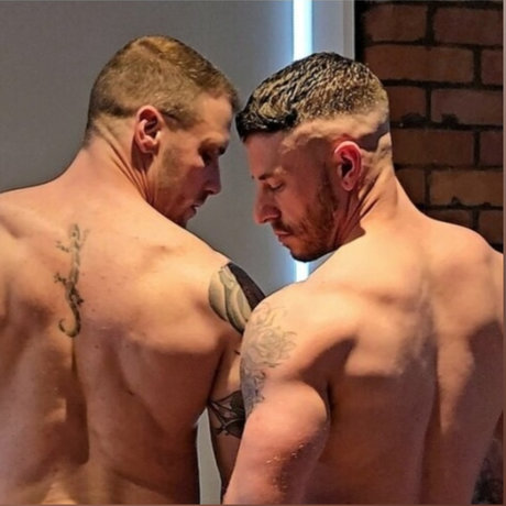 Foto di nudo di fuga di OnlyFans di Warner Ampamp Luke