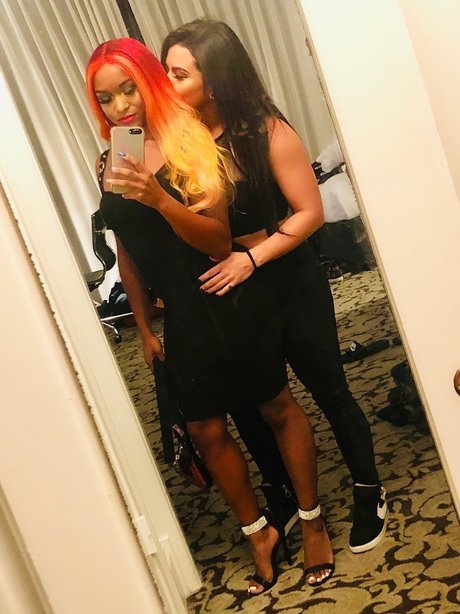 Foto di nudo di fuga di OnlyFans di Diamante And Kiera Hogan