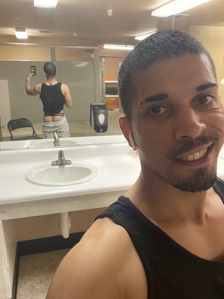 Foto di nudo di fuga di OnlyFans di Mikeryder