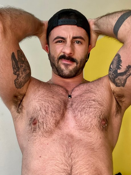 Foto di nudo di fuga di OnlyFans di Luke