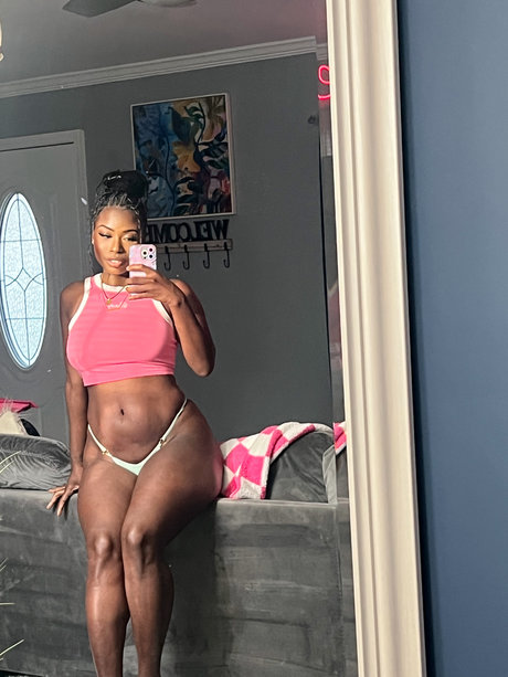Foto di nudo di fuga di OnlyFans di Peppa Love 