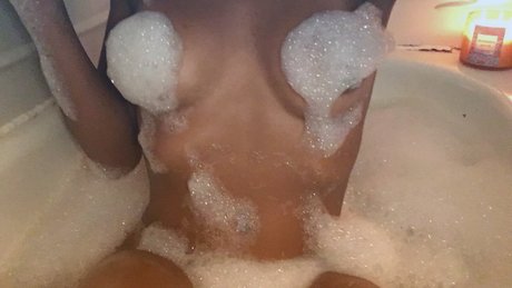 Foto di nudo di fuga di OnlyFans di Midwest Mia