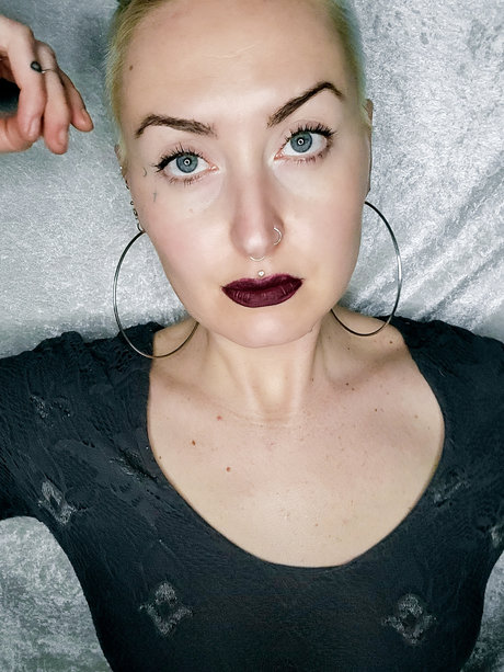 Foto di nudo di fuga di OnlyFans di Domina Sasha Beverly
