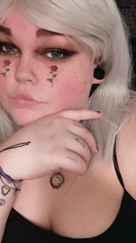 Foto di nudo di fuga di OnlyFans di Greyson