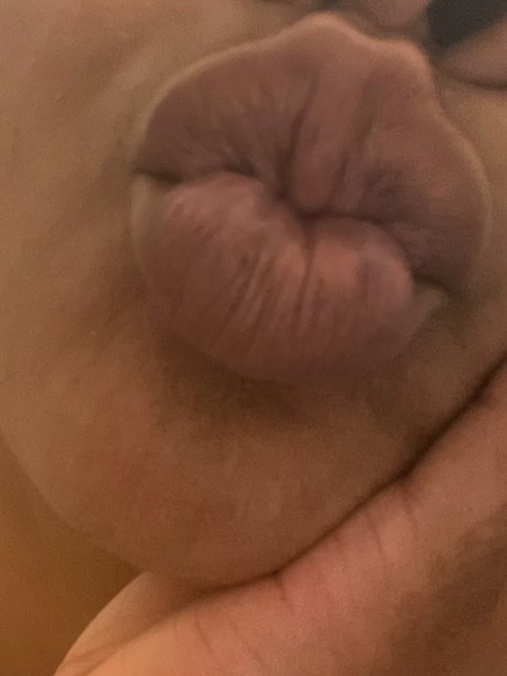 Foto di nudo di fuga di OnlyFans di Queen