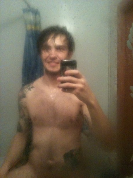 Foto di nudo di fuga di OnlyFans di Mitya