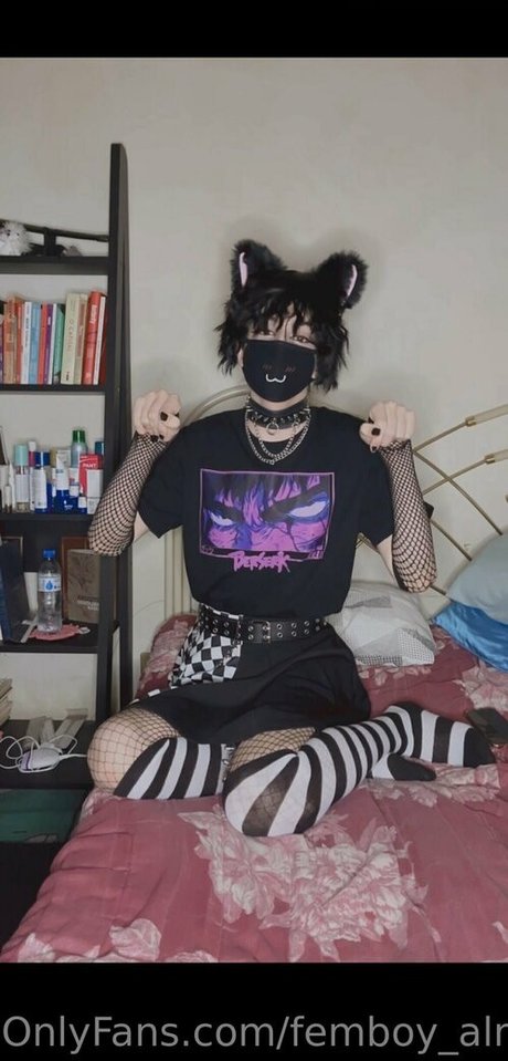 Foto di nudo di fuga di OnlyFans di Femboyalma