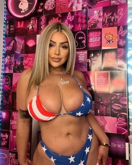 Foto di nudo di fuga di OnlyFans di Kissmyasshley
