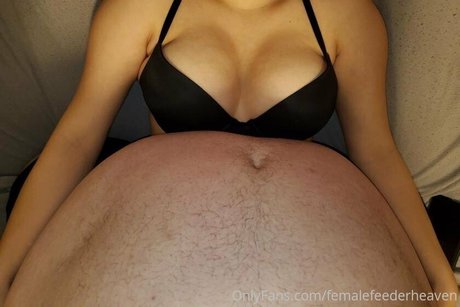 Foto di nudo di fuga di OnlyFans di Femalefeederheaven