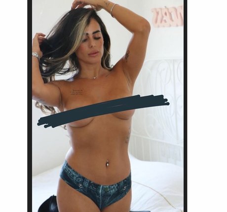 Foto di nudo di fuga di OnlyFans di Alin Levi