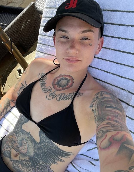 Foto di nudo di fuga di OnlyFans di Nikkihearts