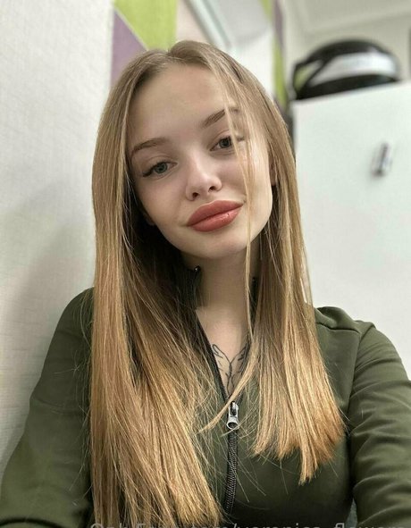 Foto di nudo di fuga di OnlyFans di Veronicaflowers