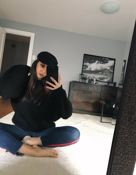 Foto di nudo di fuga di OnlyFans di Andrea Helfrich