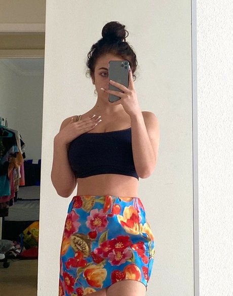 Foto di nudo di fuga di OnlyFans di Baby Ariel