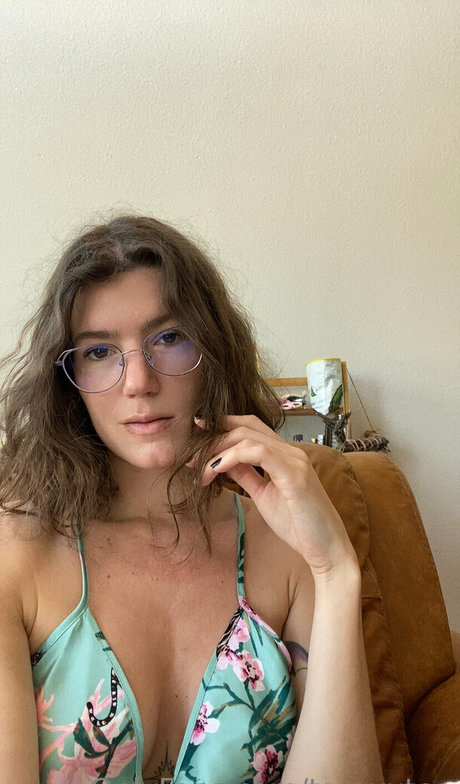 Foto di nudo di fuga di OnlyFans di Taratea