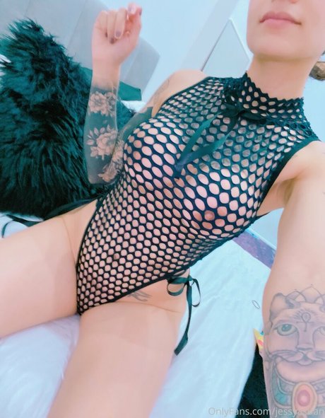 Foto di nudo di fuga di OnlyFans di Jessyasuan