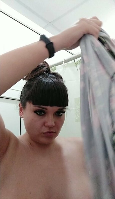 Foto di nudo di fuga di OnlyFans di Larahorn