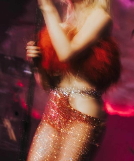 Foto di nudo di fuga di OnlyFans di Carly Rae Jepsen