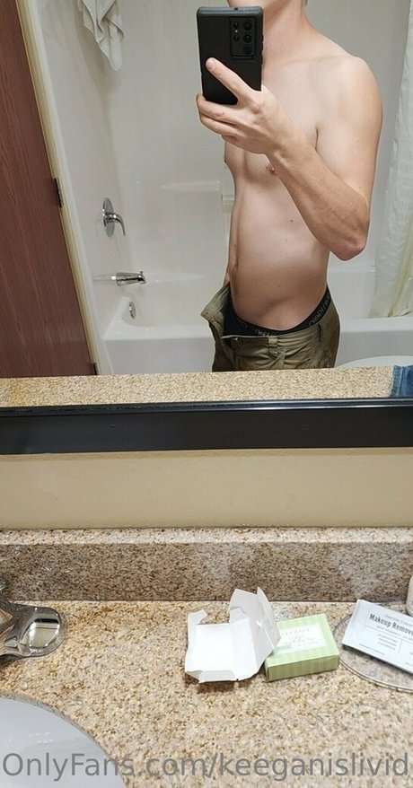 Foto di nudo di fuga di OnlyFans di Keeganislivid