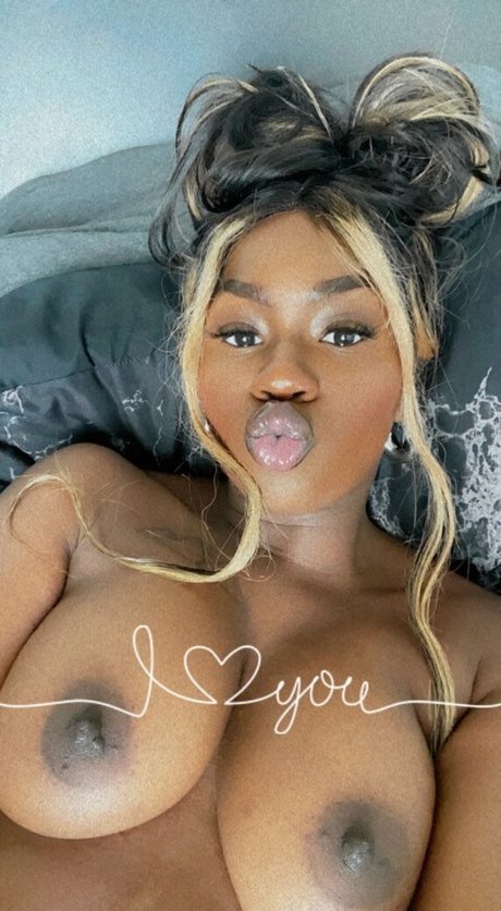 Foto di nudo di fuga di OnlyFans di Rudumb