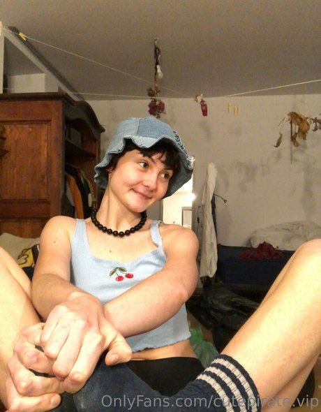 Foto di nudo di fuga di OnlyFans di Cutepiratevip