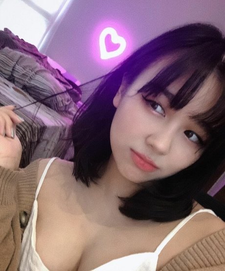 Foto di nudo di fuga di OnlyFans di Sadparu