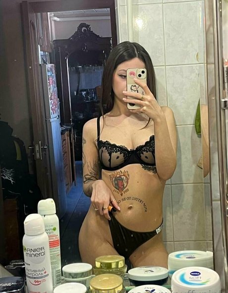 Foto di nudo di fuga di OnlyFans di Pollyylolly