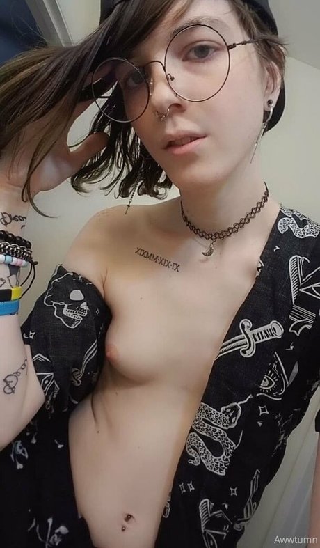 Foto di nudo di fuga di OnlyFans di Awwtumdabottom