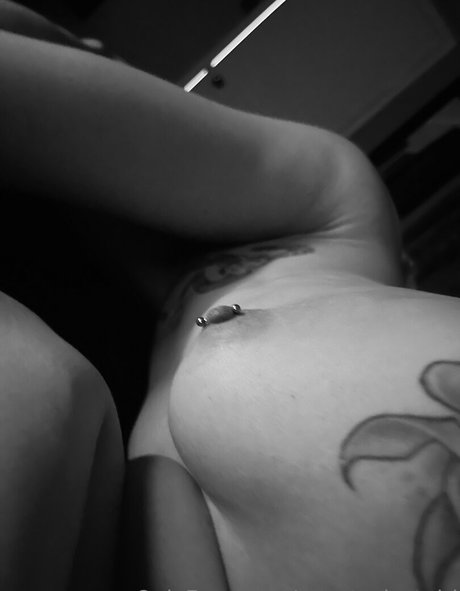 Foto di nudo di fuga di OnlyFans di Anastasiatgirl