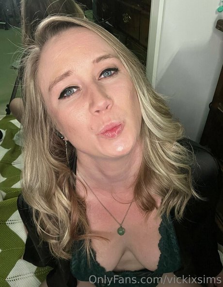 Foto di nudo di fuga di OnlyFans di Vickixsims