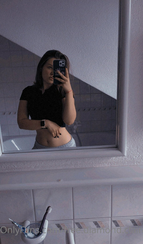 Foto di nudo di fuga di OnlyFans di Freetopqueen1