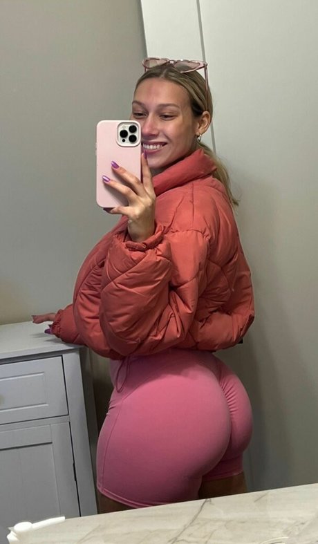 Foto di nudo di fuga di OnlyFans di Claire Grimes