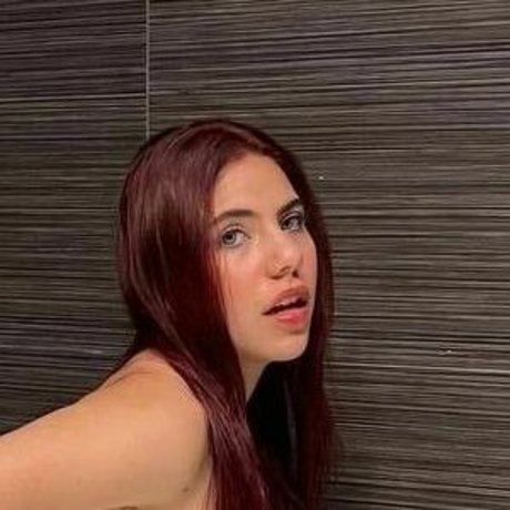 Foto di nudo di fuga di OnlyFans di Danavalentiina