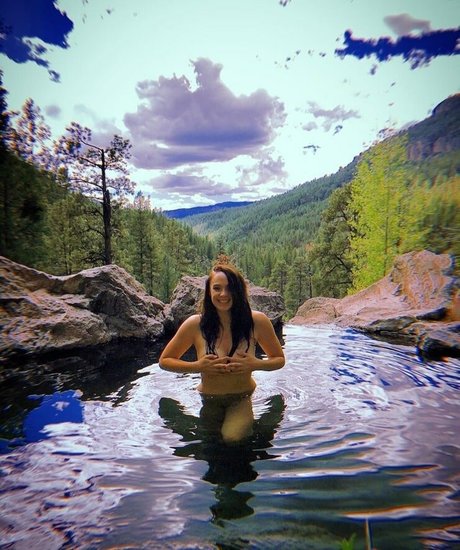 Foto di nudo di fuga di OnlyFans di Stevie Lynn Jones