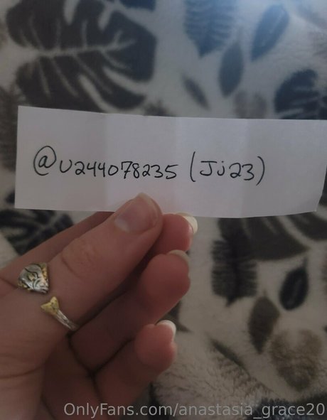 Foto di nudo di fuga di OnlyFans di Anastasiagrace20