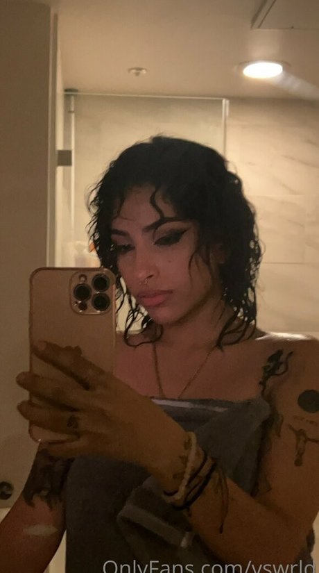 Foto di nudo di fuga di OnlyFans di Vswrld