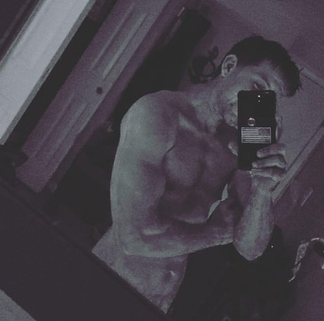 Foto di nudo di fuga di OnlyFans di Nick