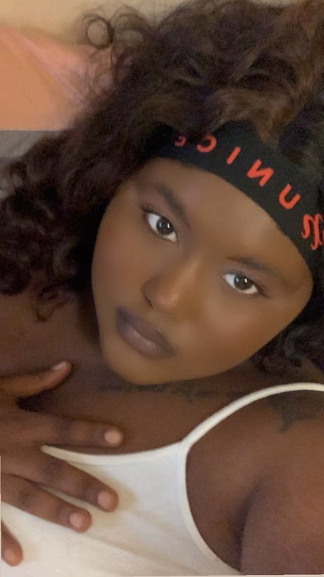 Foto di nudo di fuga di OnlyFans di Khi 