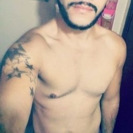 Foto di nudo di fuga di OnlyFans di Carlinhos
