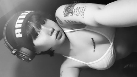 Foto di nudo di fuga di OnlyFans di Nueatong