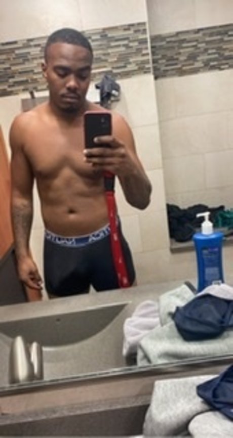 Foto di nudo di fuga di OnlyFans di Big Santana